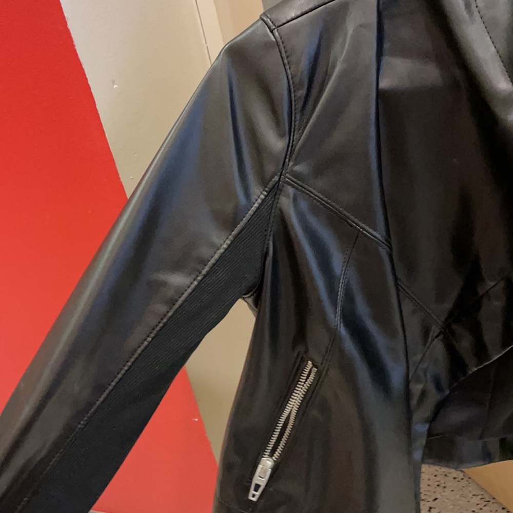 leather jacket - Picture 4 of 4